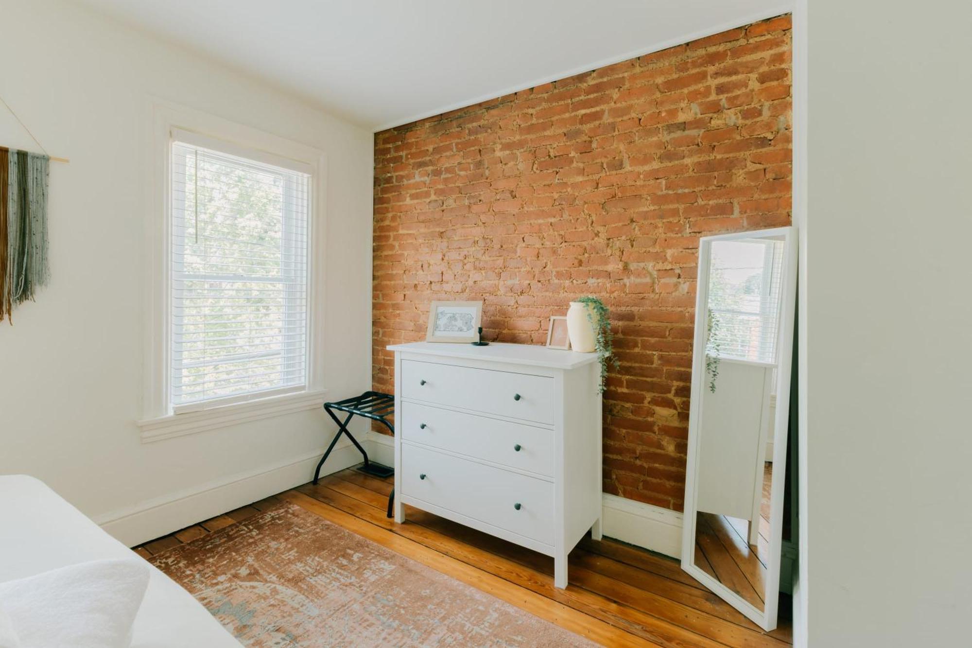 Holiday home Getaway On Grant Heart Of Downtown With Parking Lancaster