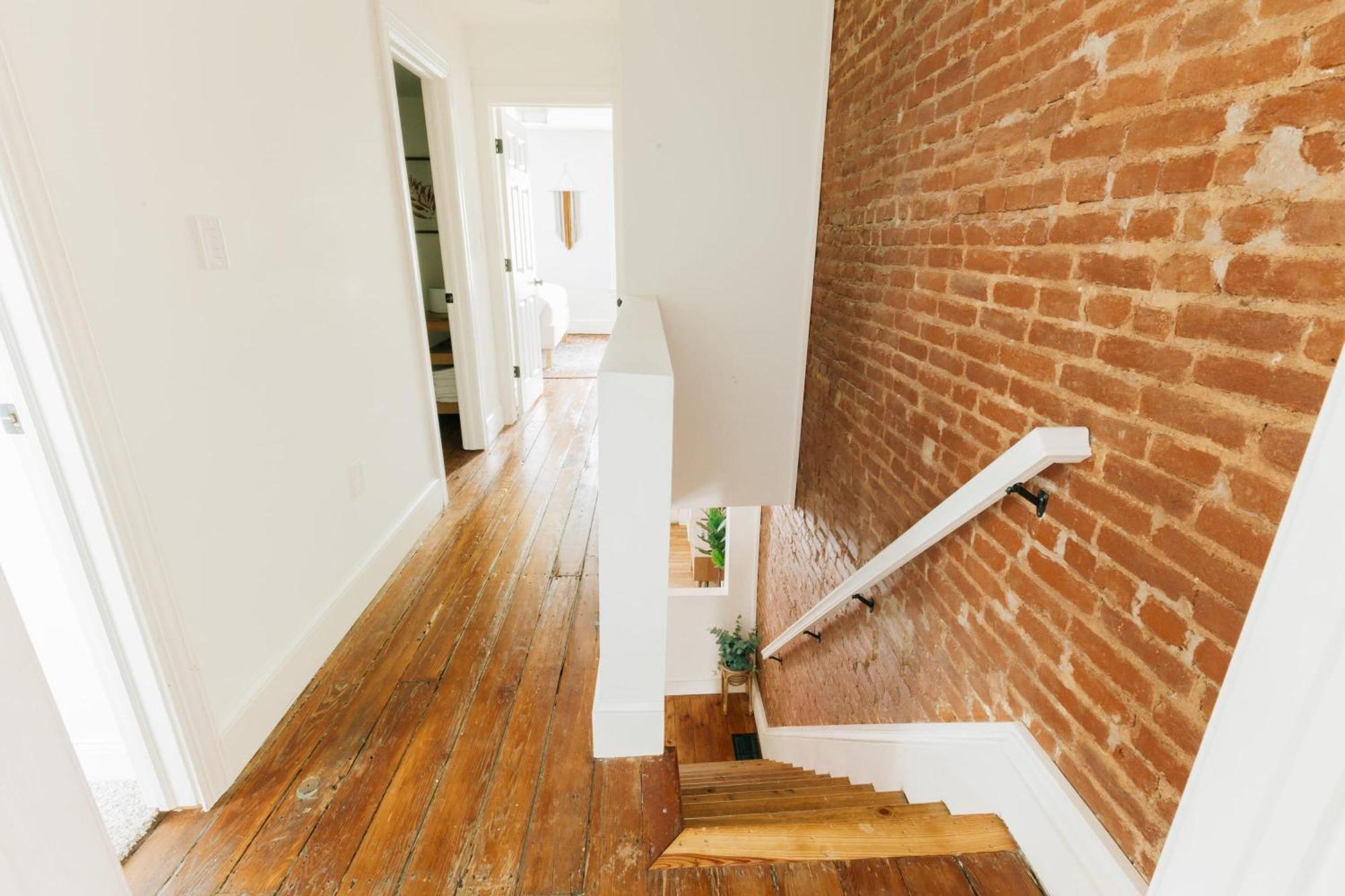 Getaway On Grant Heart Of Downtown With Parking Holiday home *
