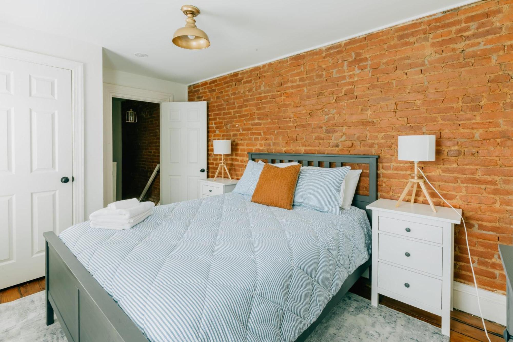 Holiday home Getaway On Grant Heart Of Downtown With Parking *